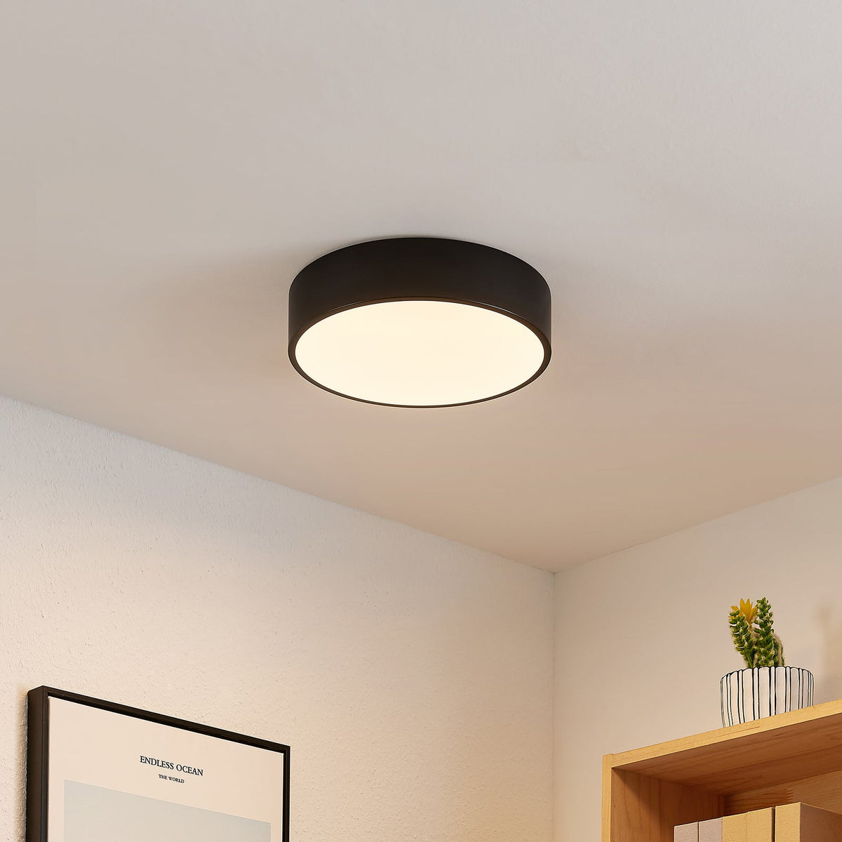 LED taklampe Simera dimbar svart Ø30 cm bakside