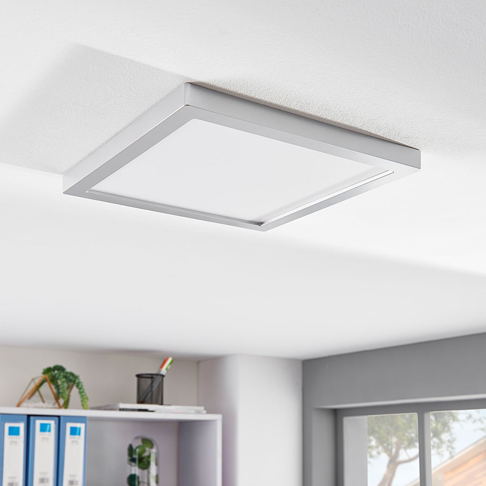 LED taklampe Solvie dimbar sølv kvadratisk forfra