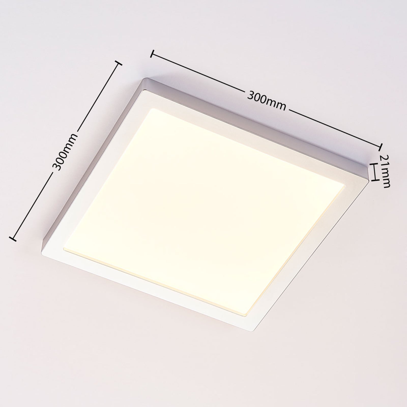 LED taklampe Solvie dimbar sølv kvadratisk nærbilde