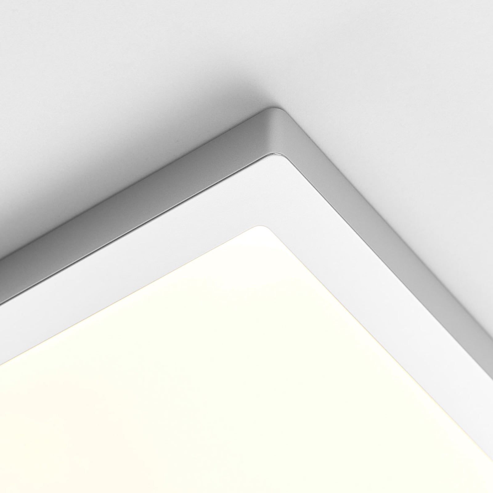 LED taklampe Solvie dimbar sølv kvadratisk oversikt