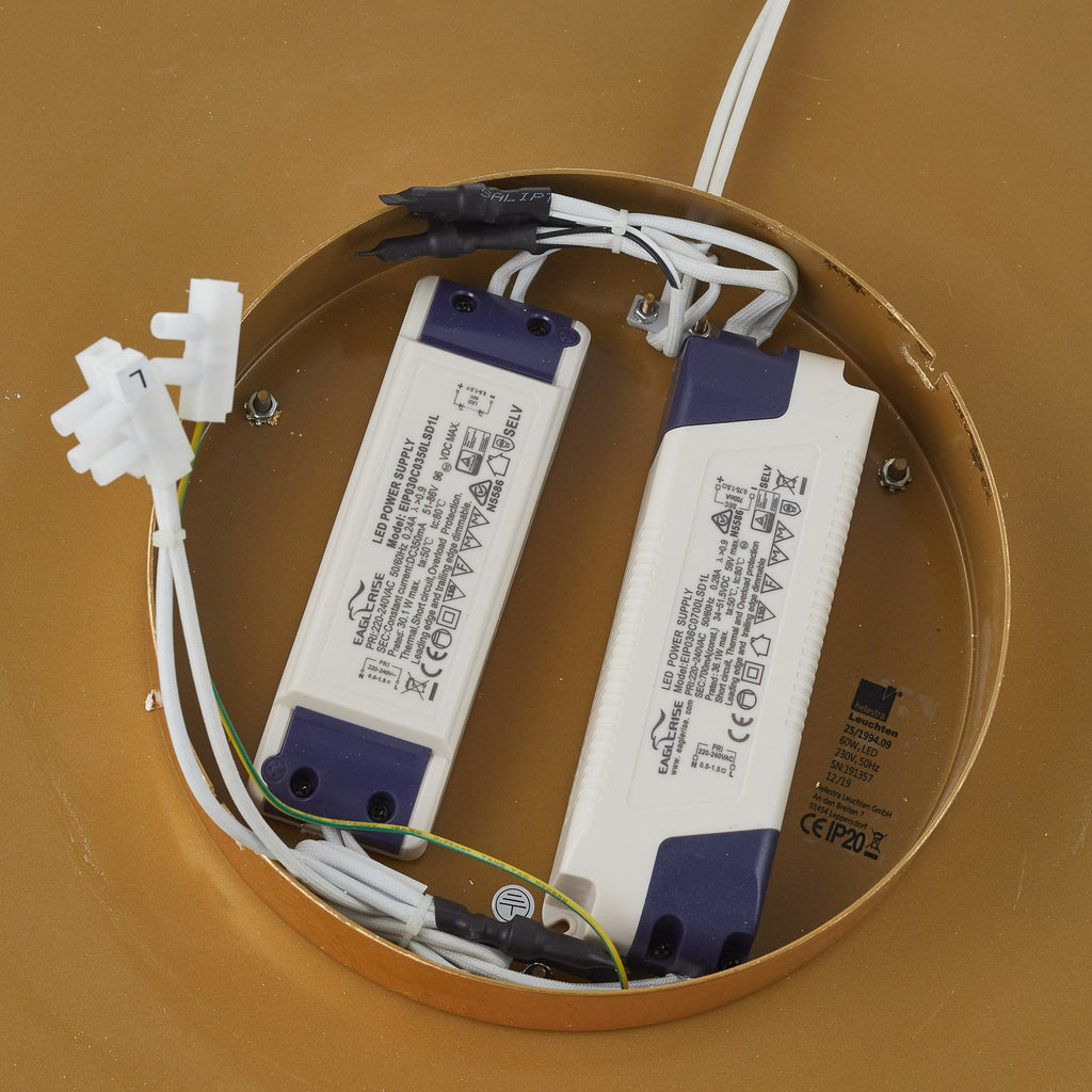 LED taklampe Sona dimbar Ø60 cm gull lysrefleksjon i rom