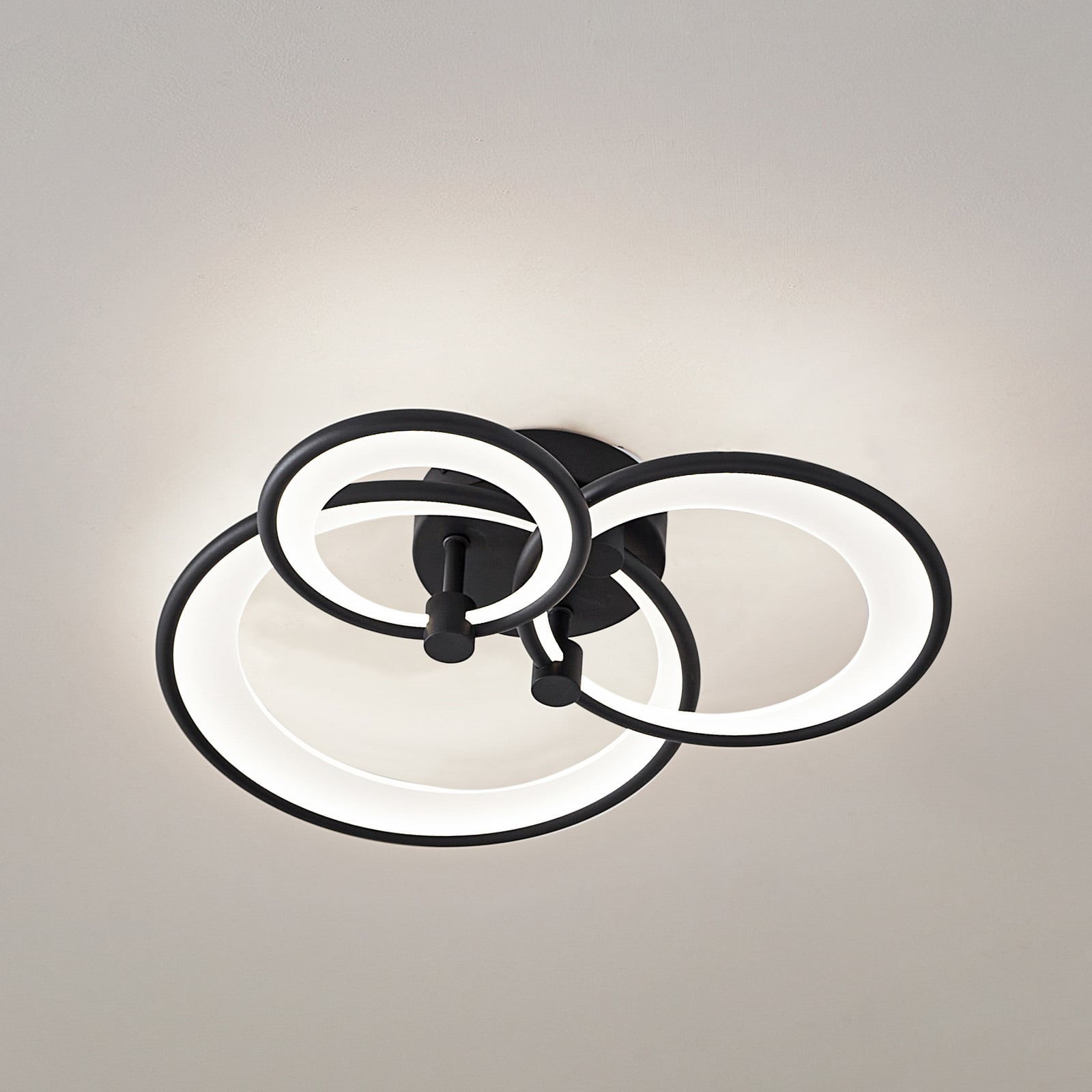 LED taklampe Sorma 3-lys dimbar CCT svart 23W forfra