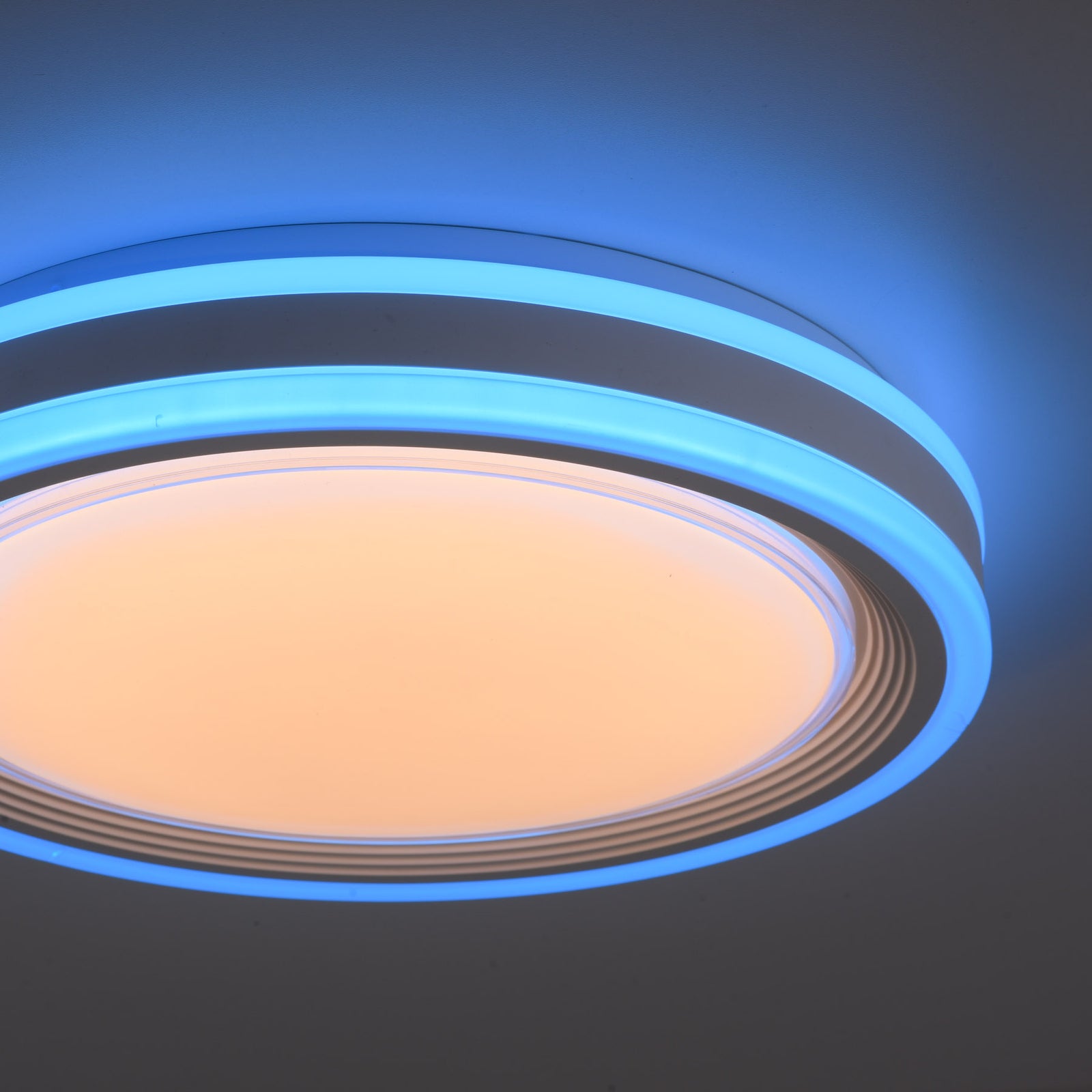 LED taklampe Spheric CCT RGB dimbar Ø40 cm hvit montert i tak