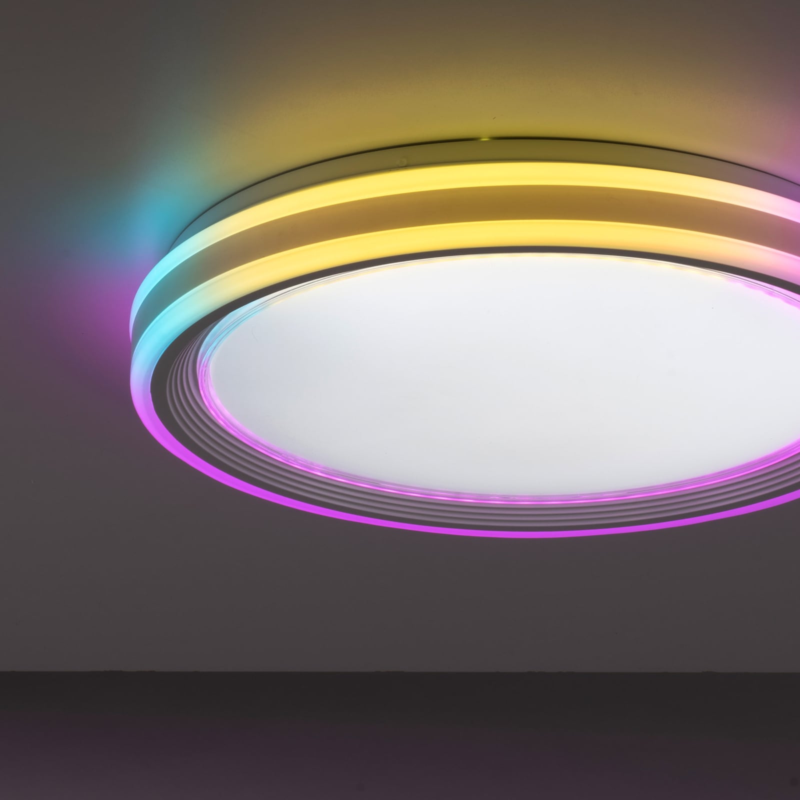 LED taklampe Spheric CCT RGB dimbar Ø48 cm fjernkontroll - JUST LIGHT montert i rom