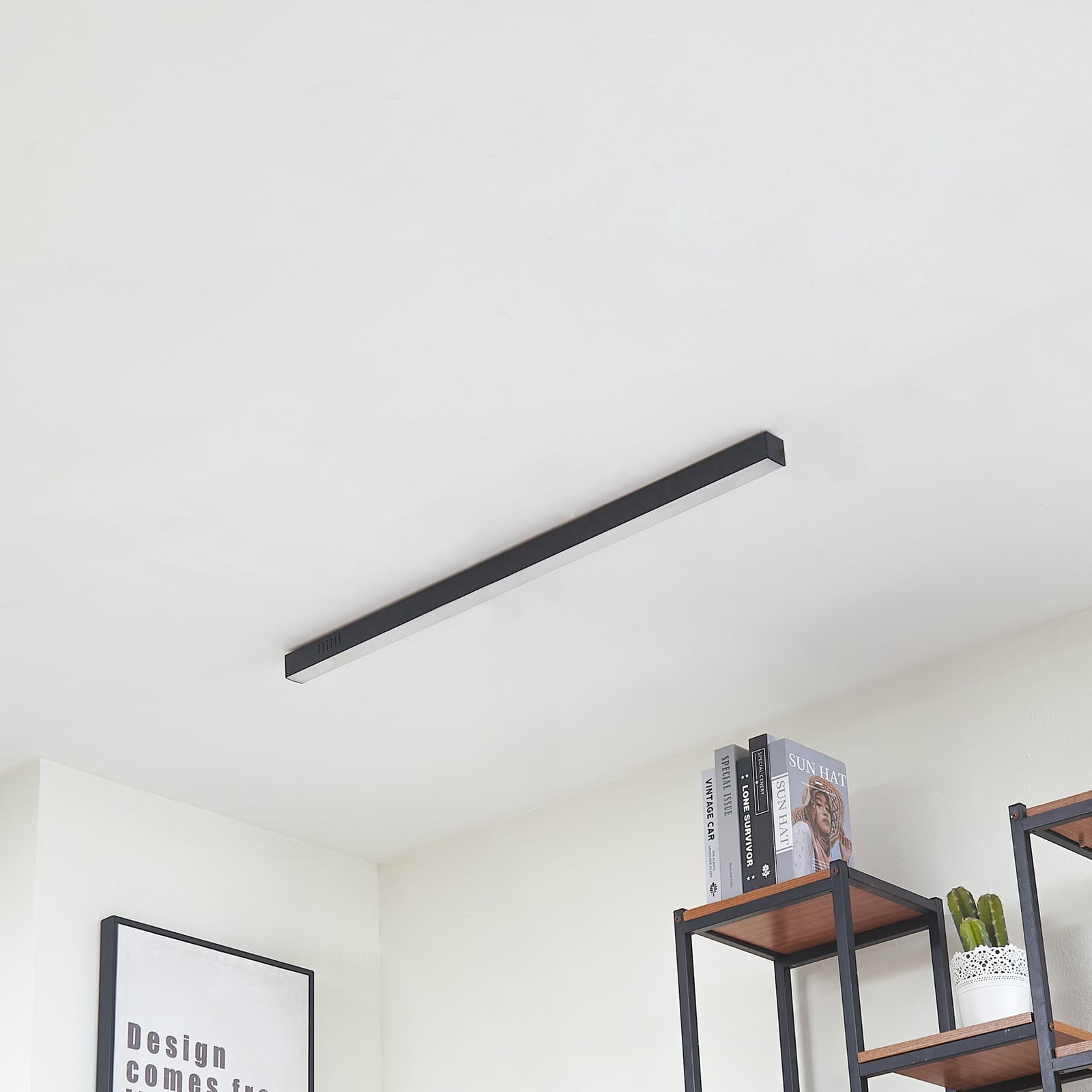 LED taklampe Teniona dimbar CCT svart aluminium montert i rom