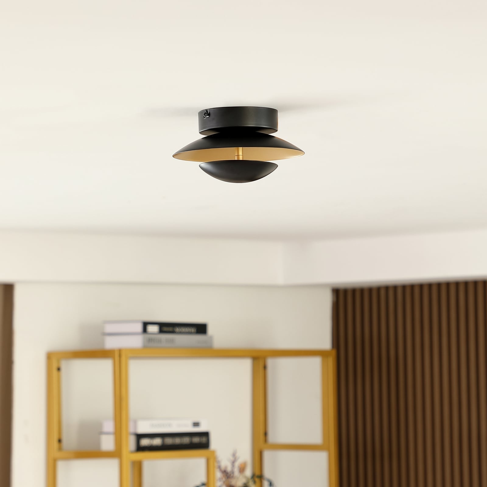 LED taklampe Tiama svart/gull metall bakside