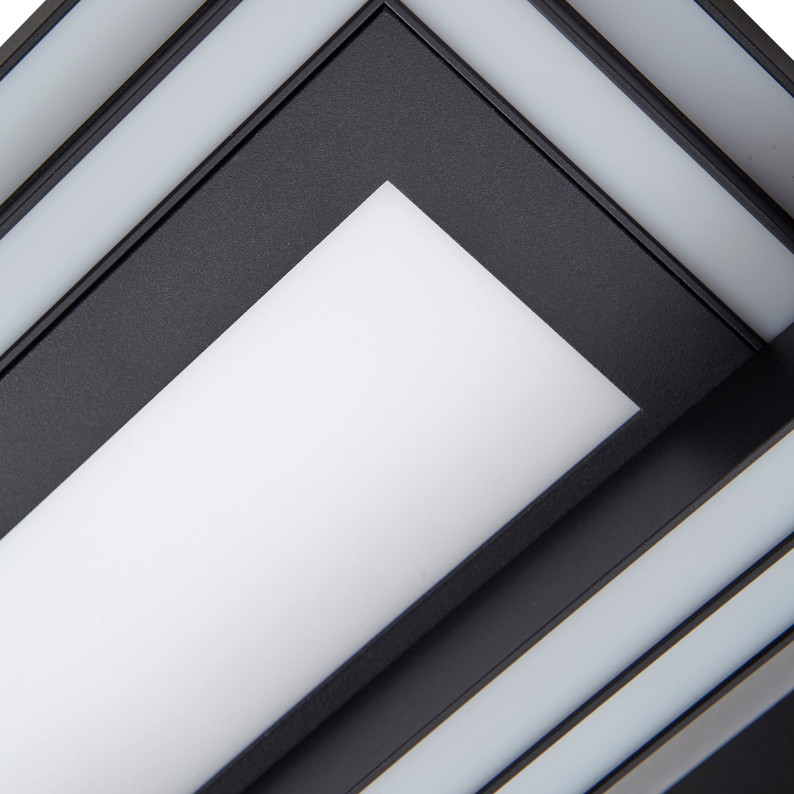 LED taklampe Tjado dimbar RGB CCT svart nærbilde 2