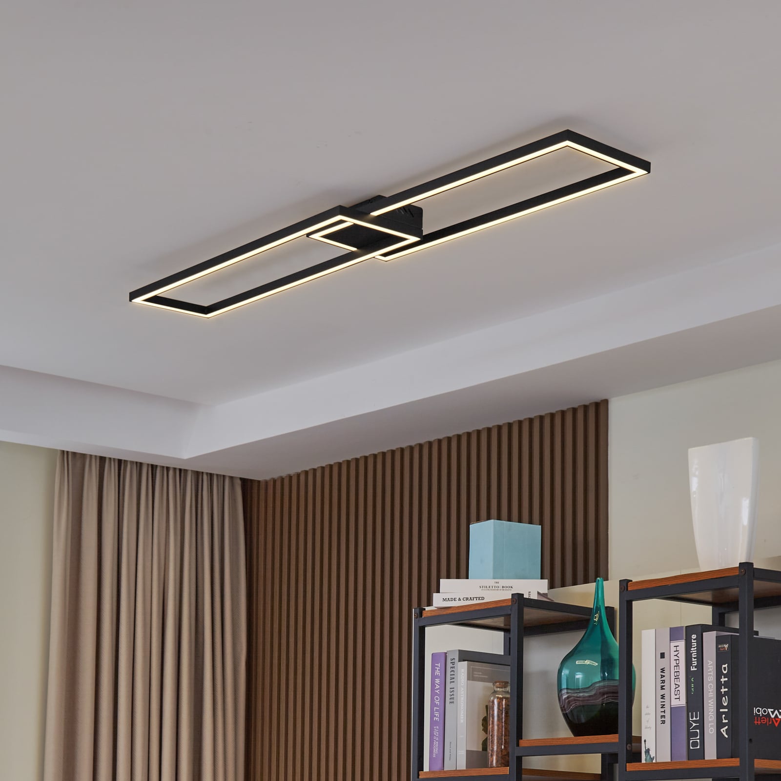 LED taklampe Tjado dimbar svart metall 120 cm forfra