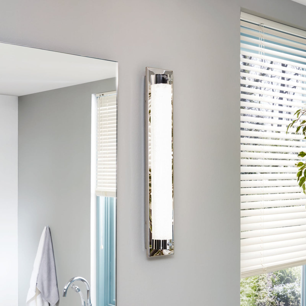 LED-taklampe Tolorico krystallglass rustfritt stål 57 cm forfra
