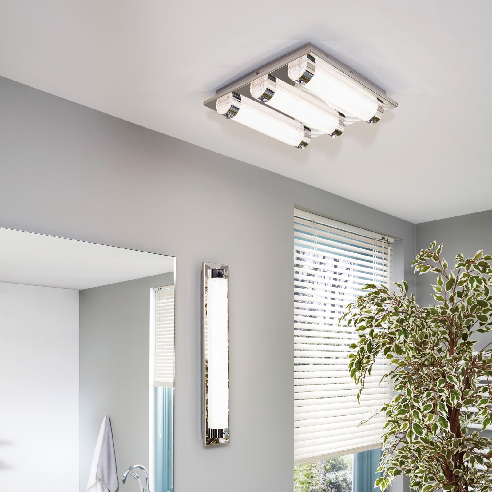 LED-taklampe Tolorico krystallglass rustfritt stål 57 cm detalj av krystalleffekt