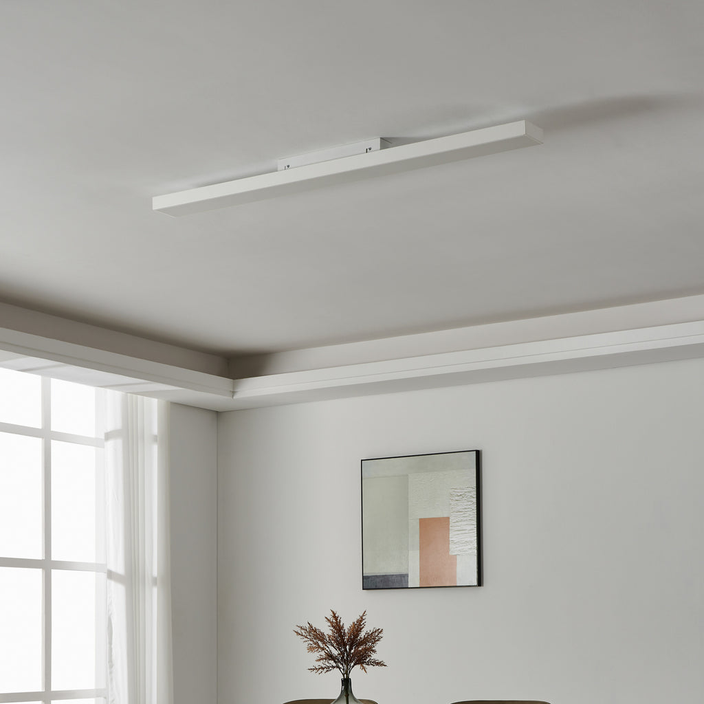 LED taklampe Turcona-Z dimbar RGBW 120x10 cm hvit montert i rom