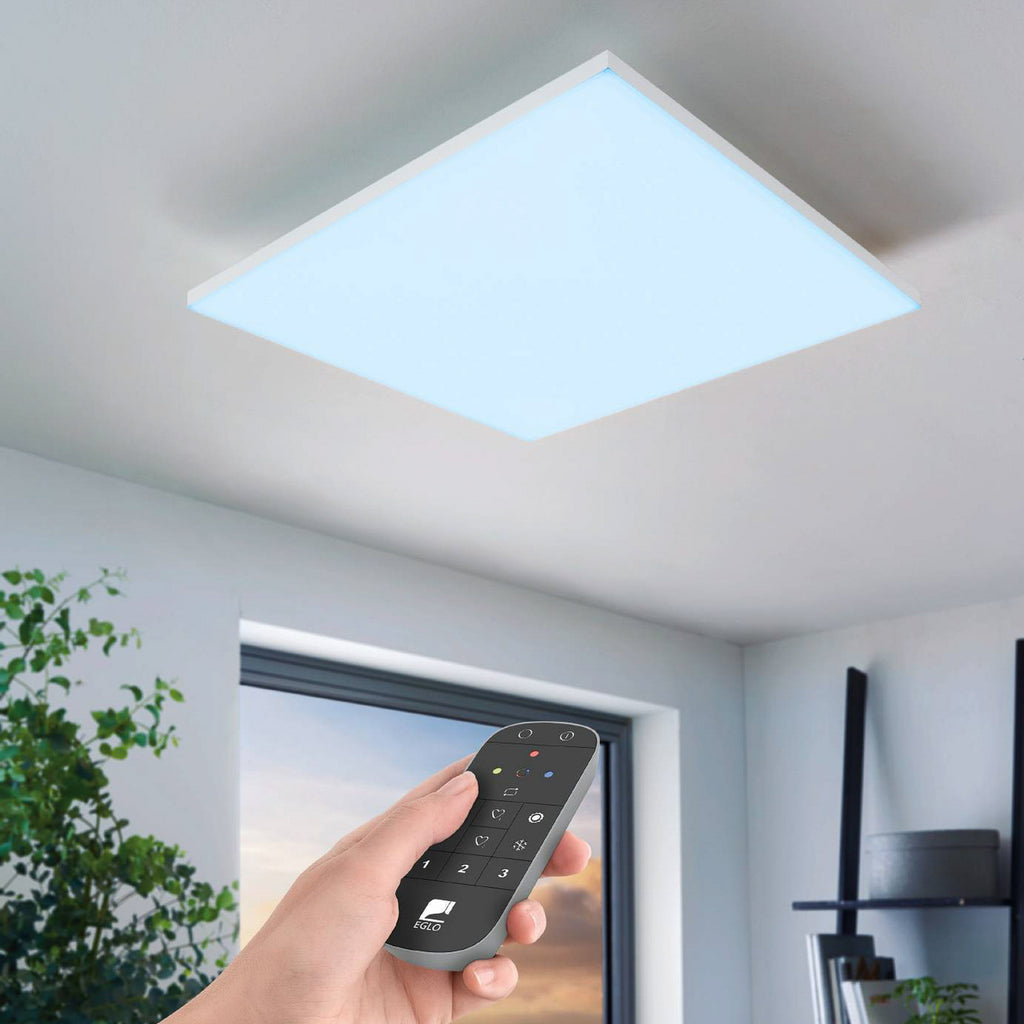 Nærbilde av LED taklampe Turcona-Z dimbar RGBW 60x60 cm hvit