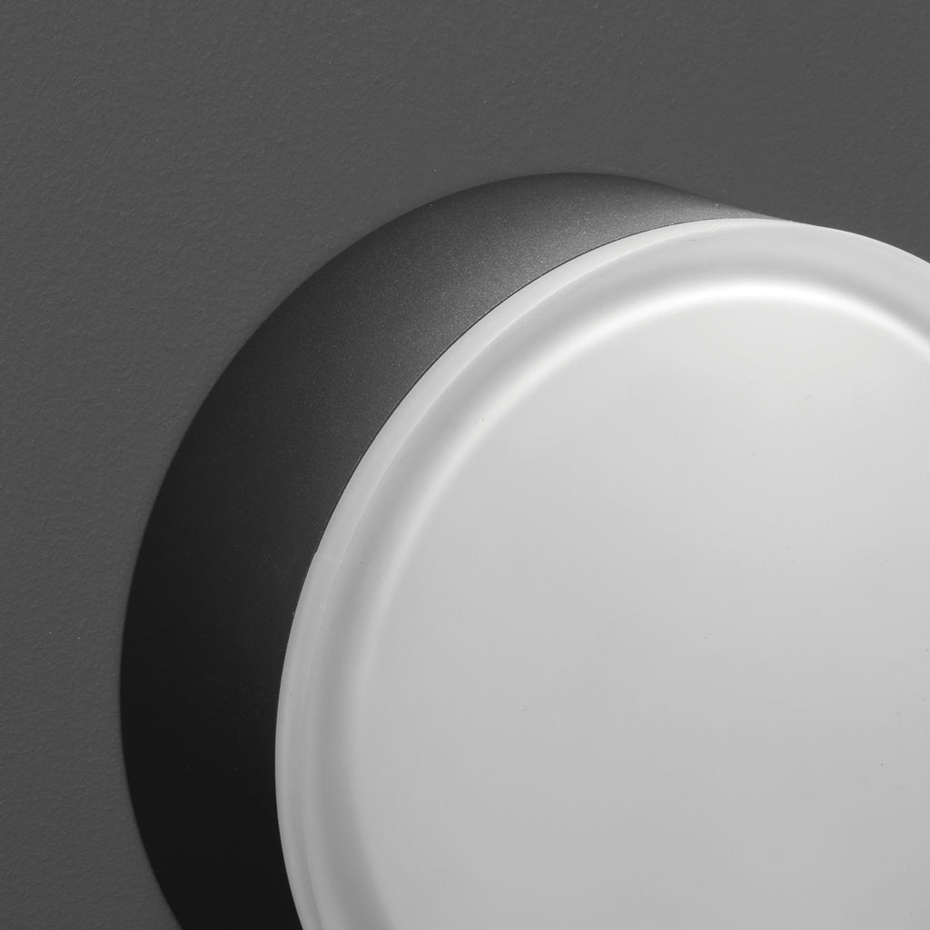 Detalj av LED taklampe utendørs 1421 grafitt Ø20,5 cm IP65