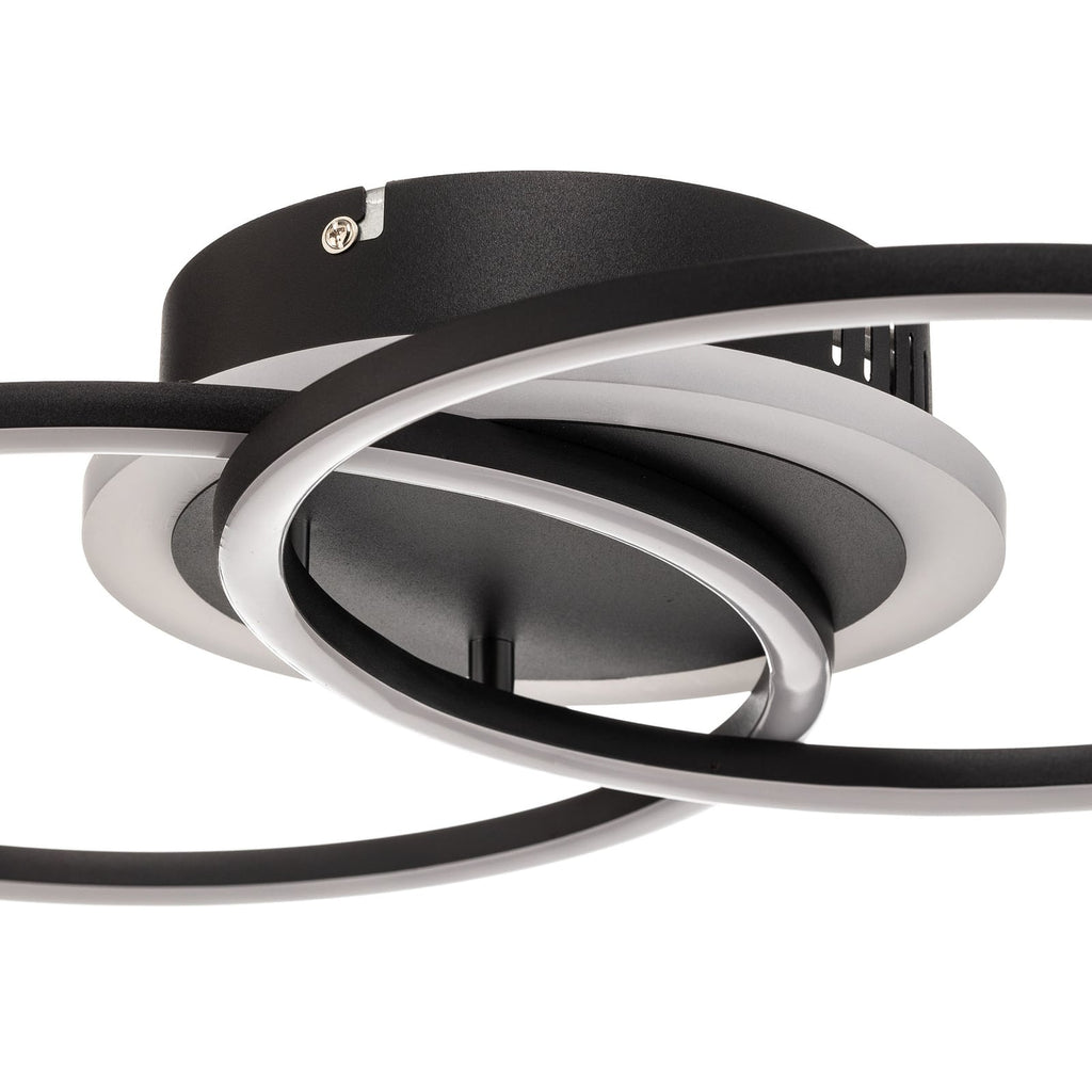 LED taklampe Venida ringdesign dimbar svart 50x30 cm sett fra siden