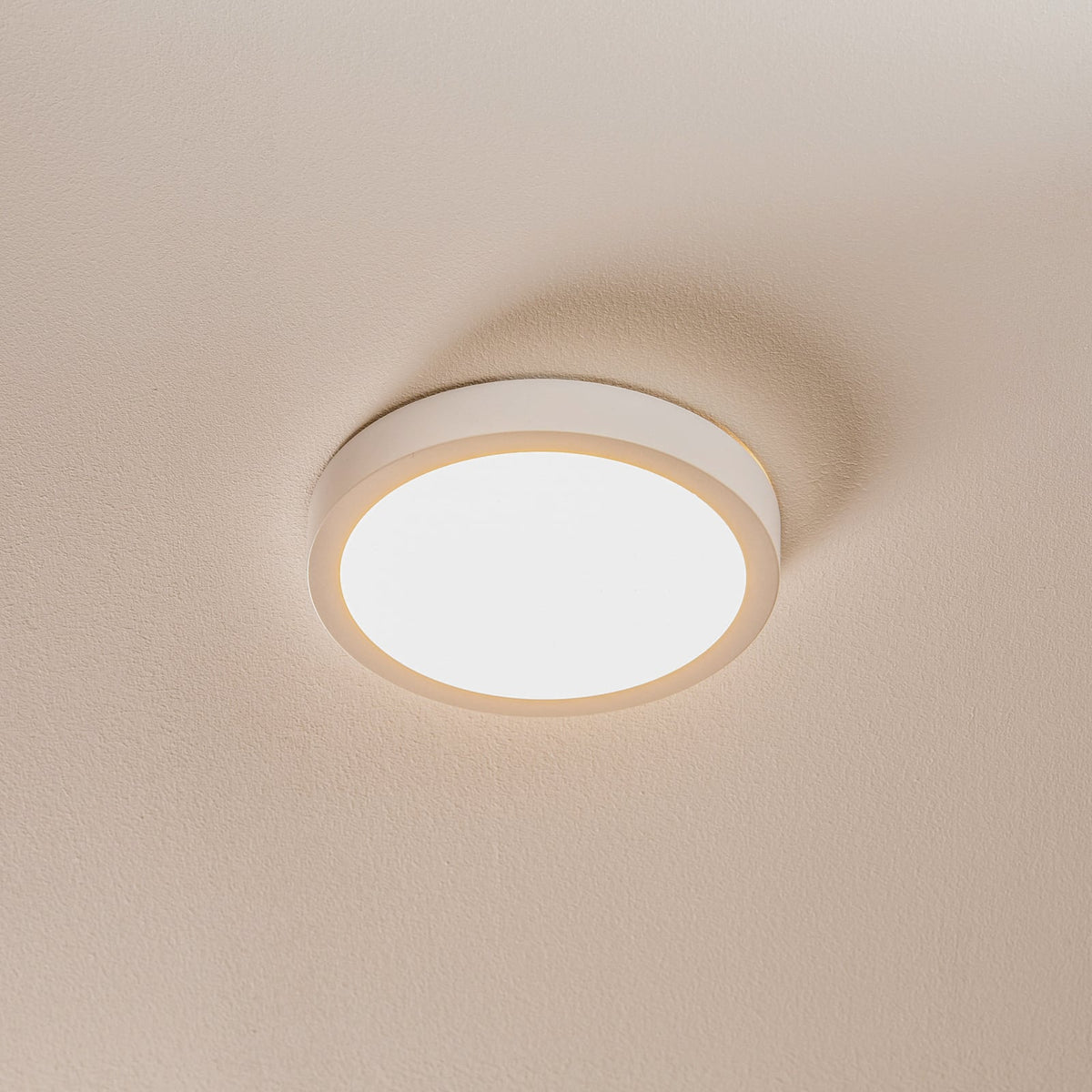 LED taklampe Vika rund hvit aluminium forfra