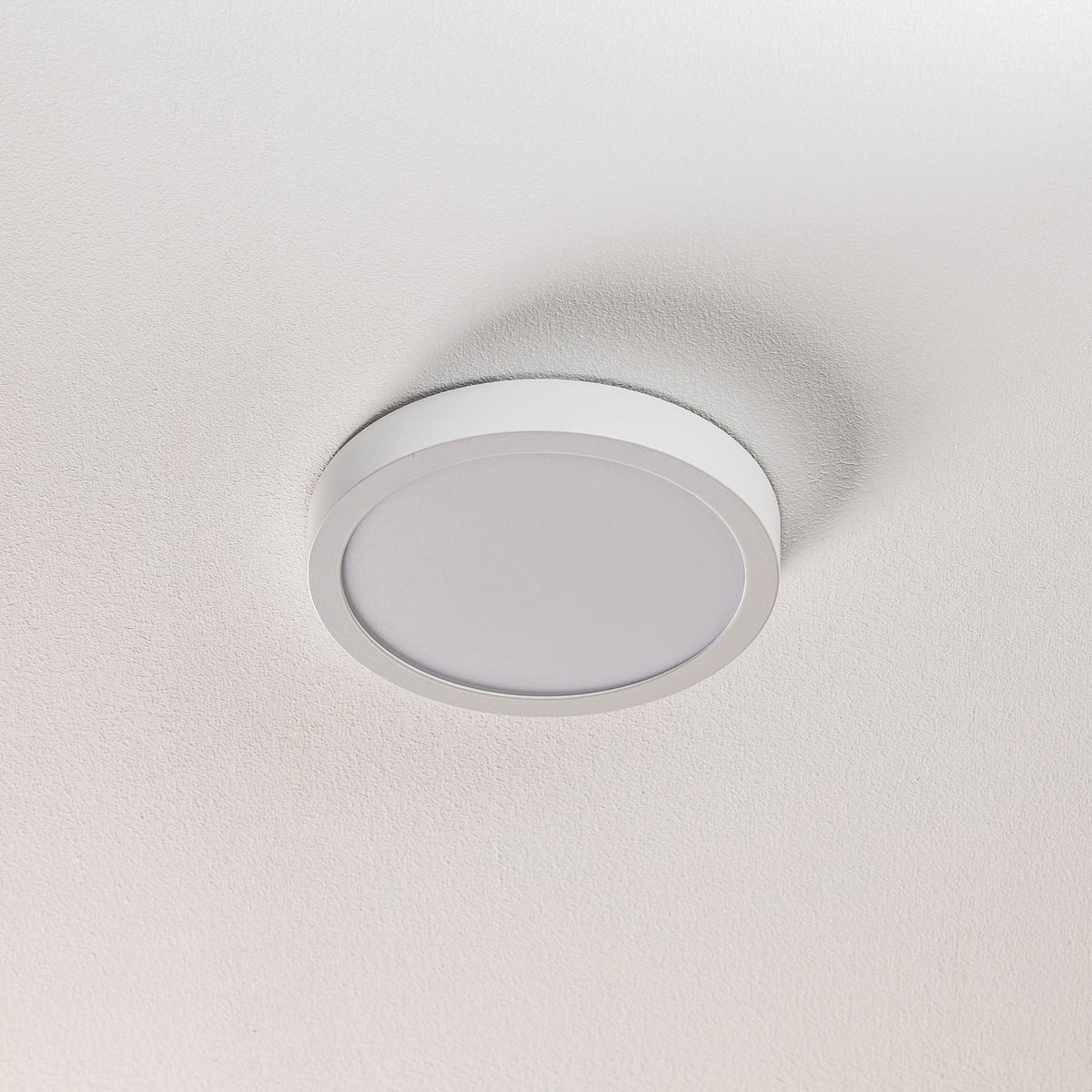 LED taklampe Vika rund hvit aluminium bakside