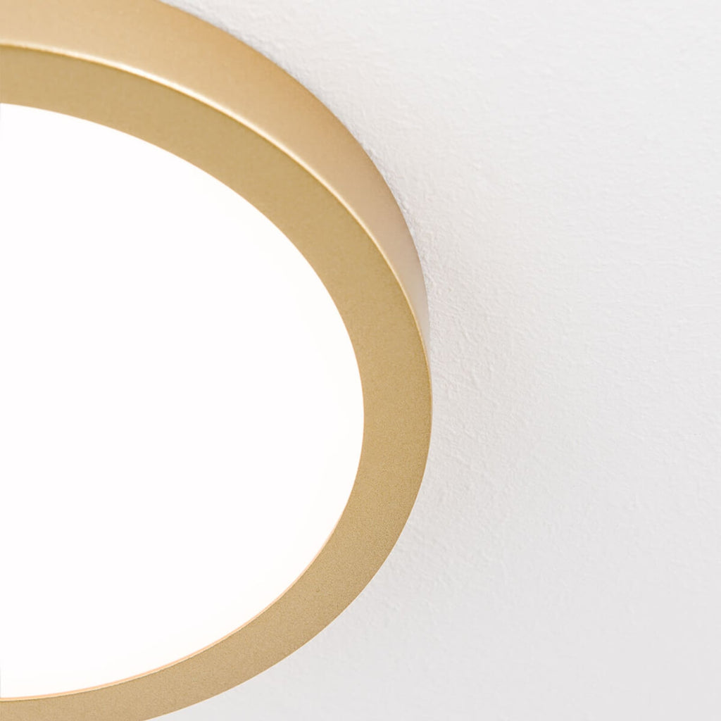 LED taklampe Vika rund matt gull oversikt fra siden