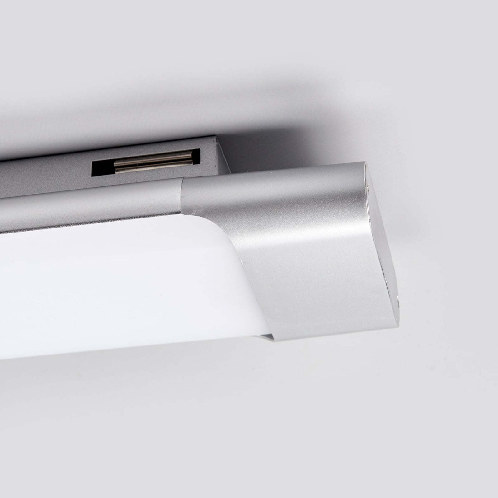 LED taklampe Vinca avlang hvit/sølv 90 cm nærbilde av diffusor