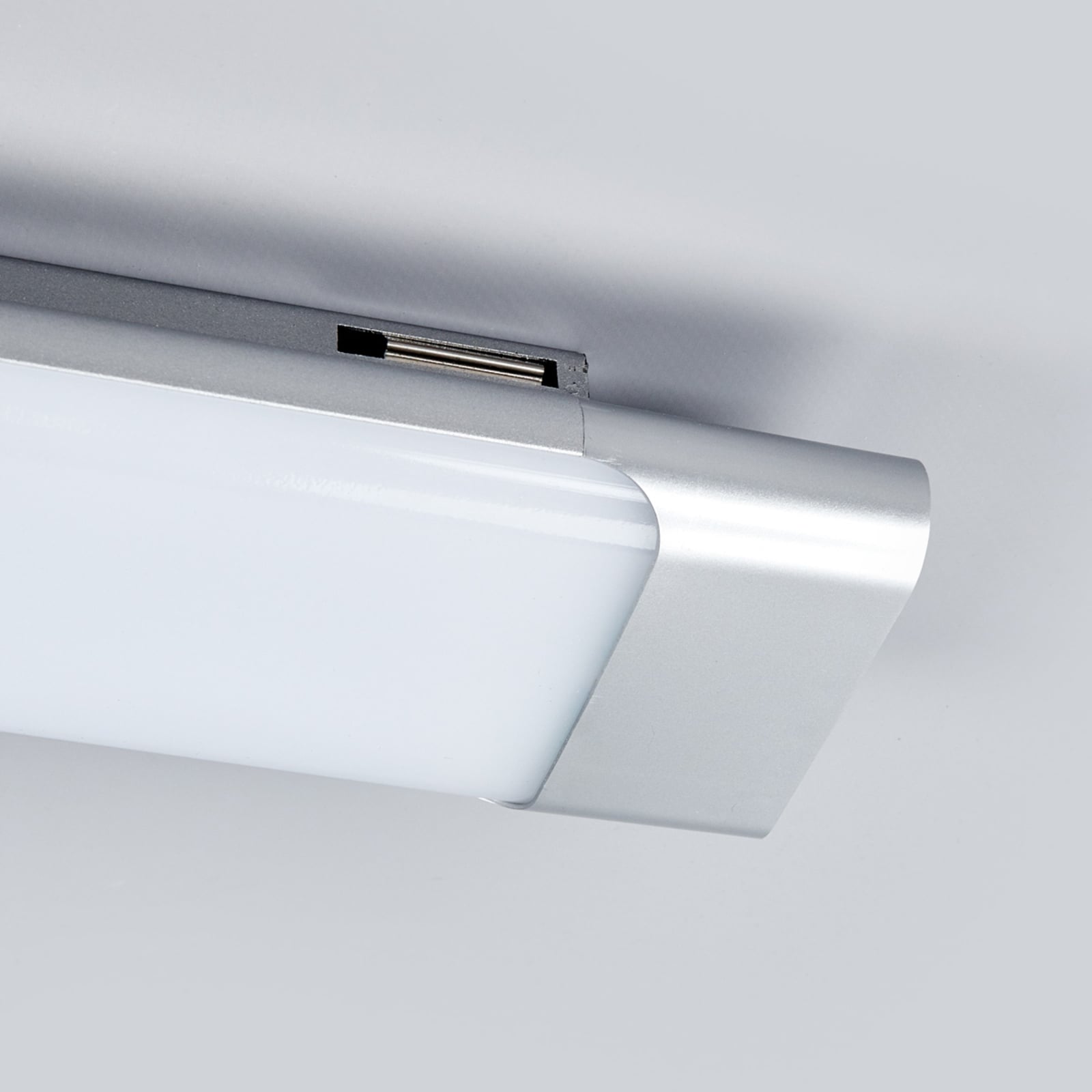 LED taklampe Vinca hvit sølv nærbilde av LED-panel