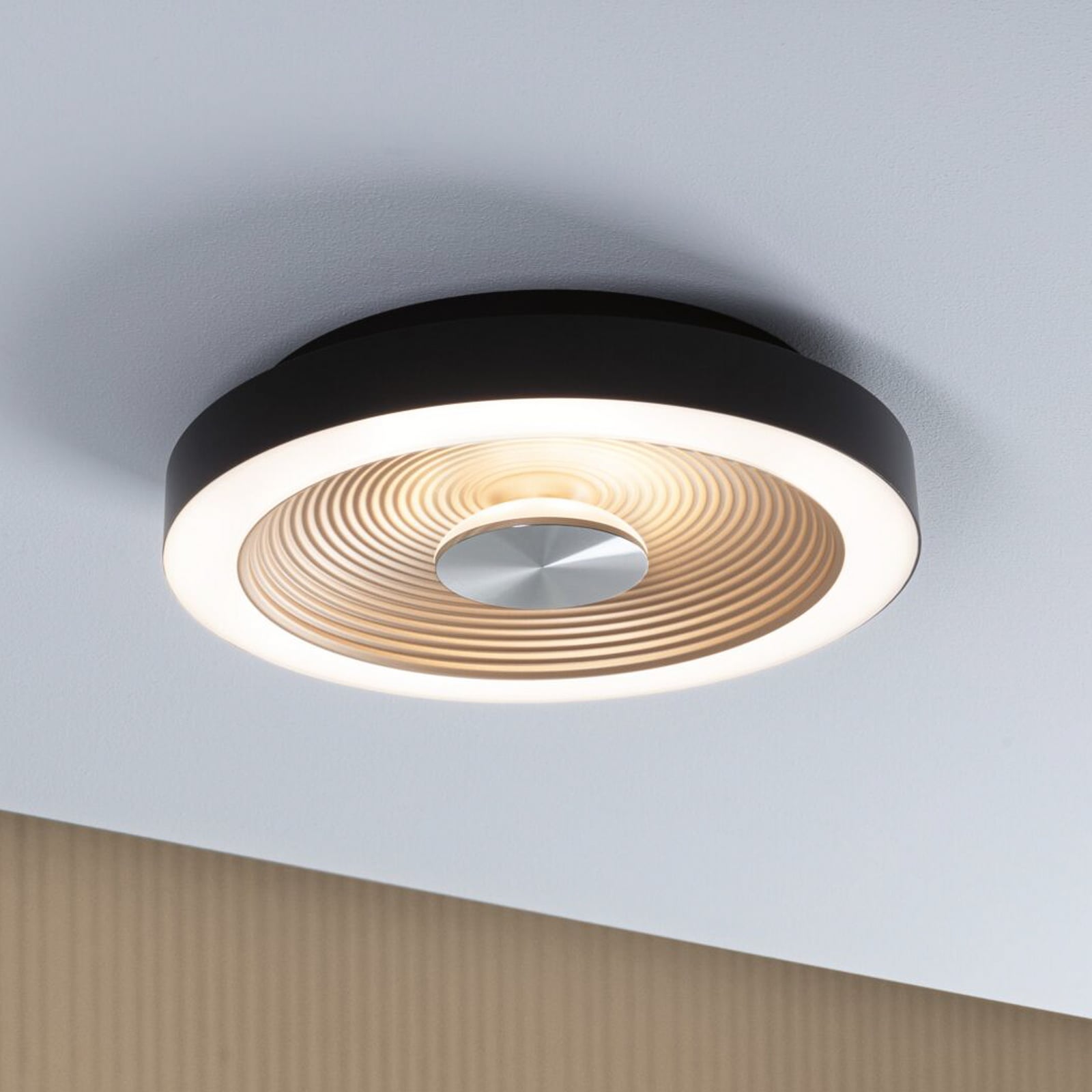 LED taklampe Volea svart/gull Ø32 cm dimbar IP44 forfra