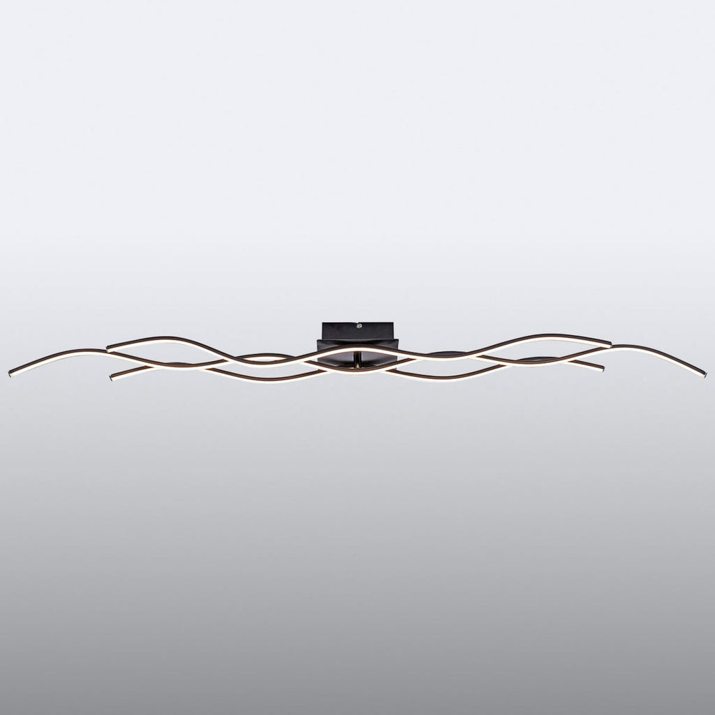 LED taklampe Wave montert i stue