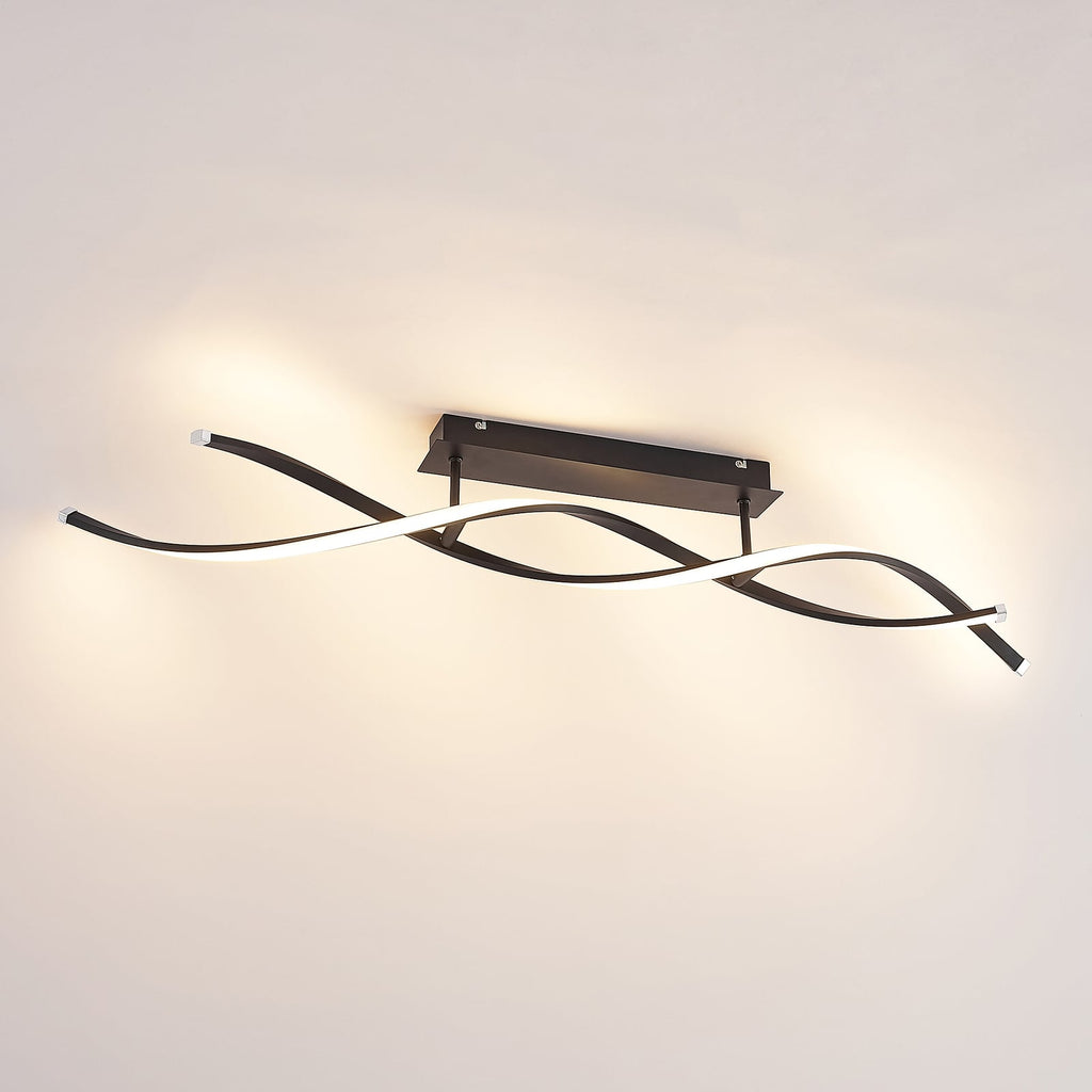 LED taklampe Welina dimbar svart 107 cm montert i rom