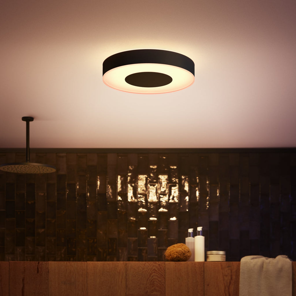 LED-taklampe Xamento bakside med monteringsdetaljer