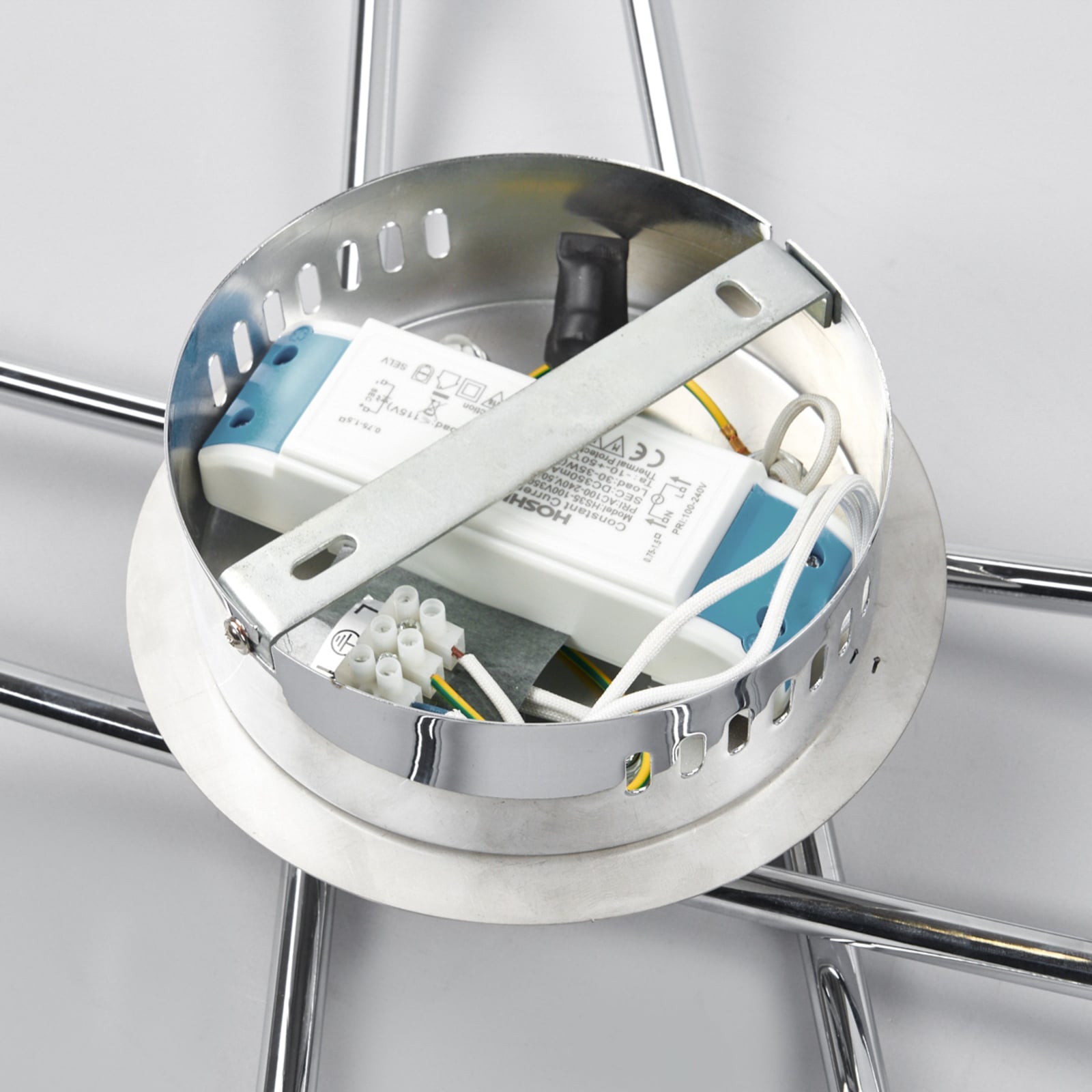 LED taklampe Yael gitterdesign krom 67x67 cm sideprofil