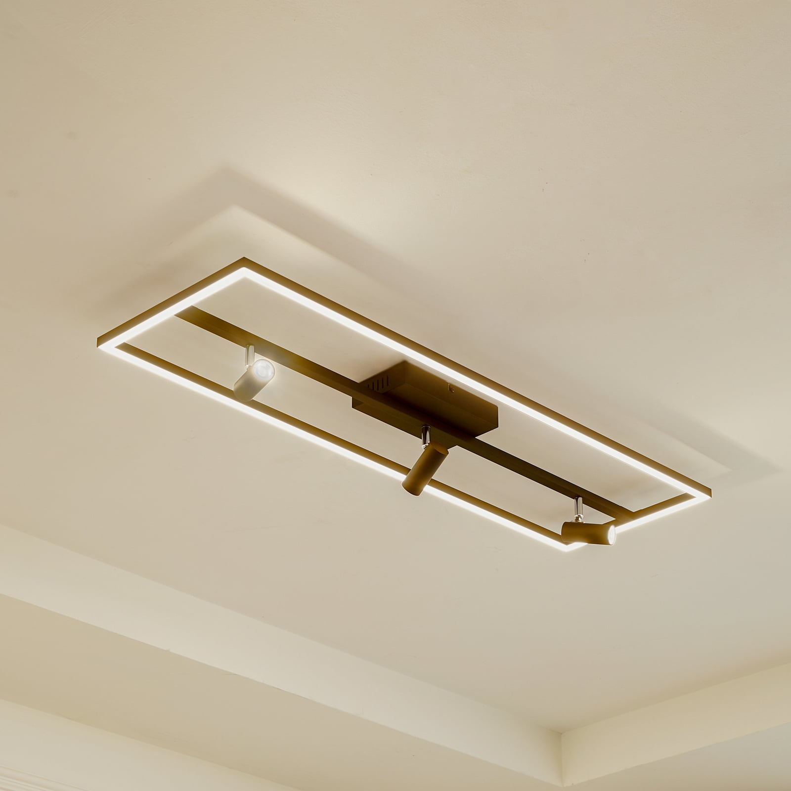 LED taklampe Yvor svingbar 99,5 cm svart aluminium forfra