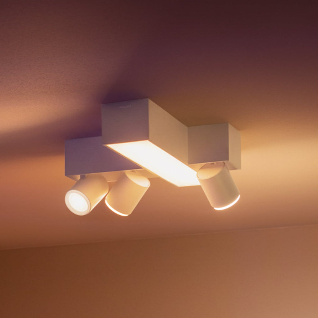 LED takspot Centris Cross 3-lys hvit RGB CCT GU10 Philips Hue forfra