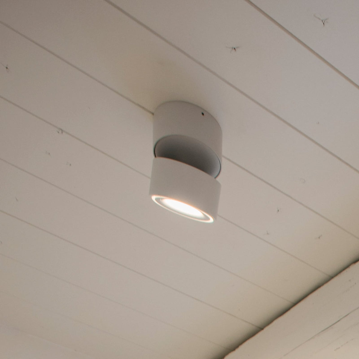 LED takspot Clippo dimbar dim-to-warm hvit Ø10 cm 13W forfra