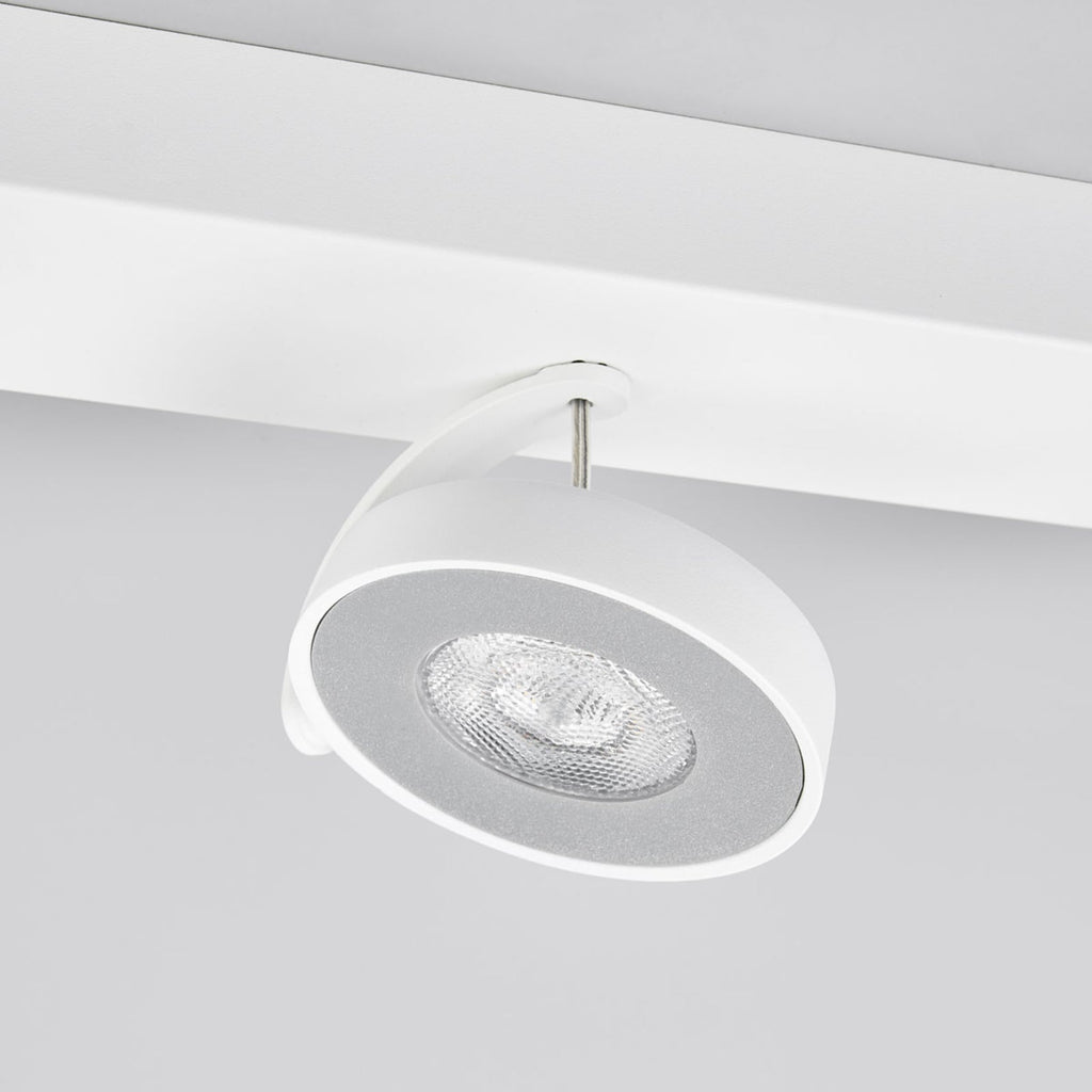 Sidevisning av LED takspot Clockwork 4-lys hvit 16W varmhvit dimbar Philips