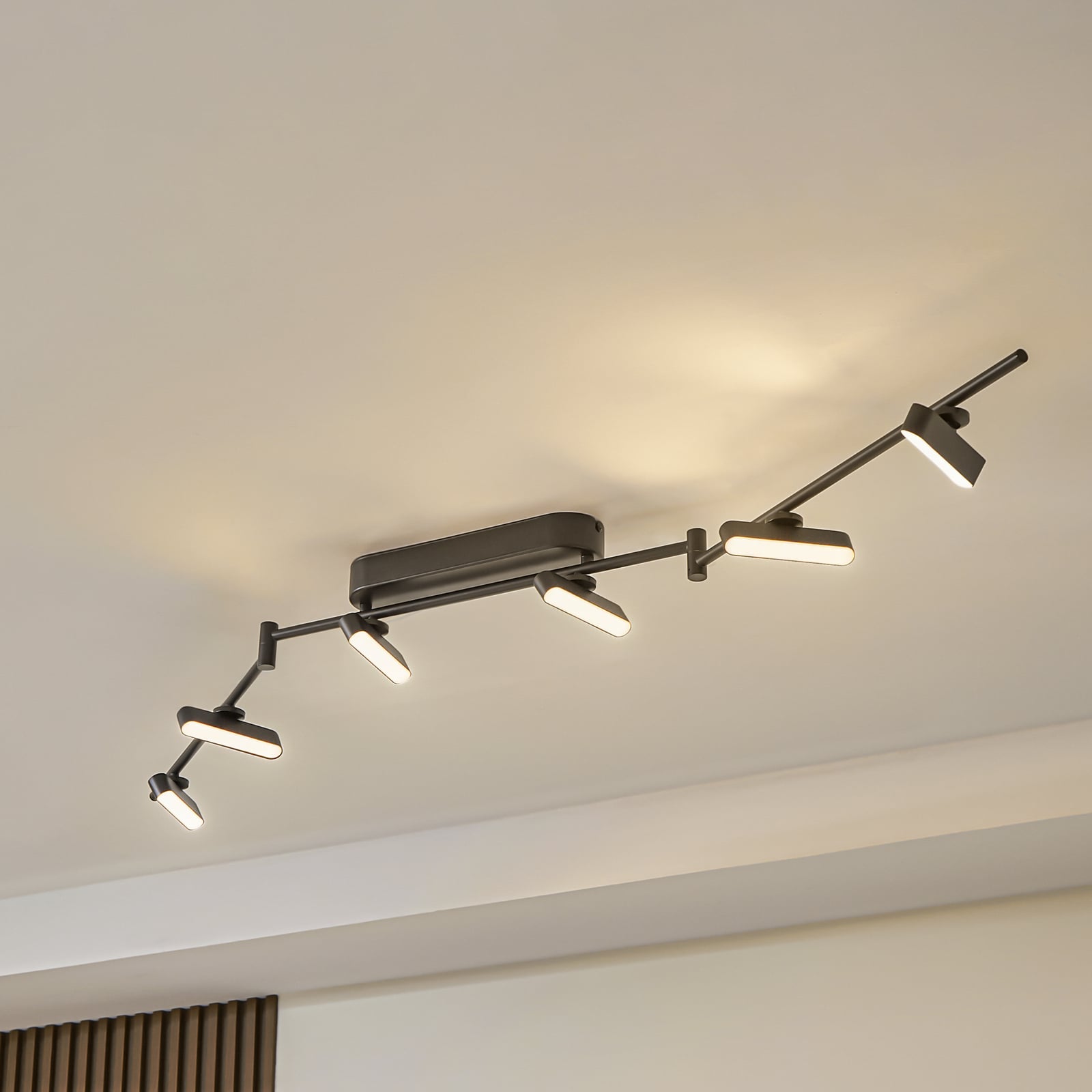 LED takspot Eldrin 6-lys svart dimbar 152 cm forfra