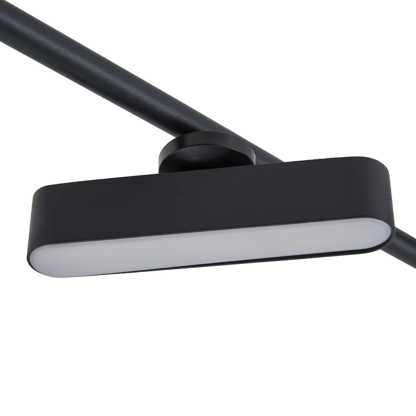 Overblikk over LED takspot Eldrin 6-lys svart dimbar 152 cm i bruk