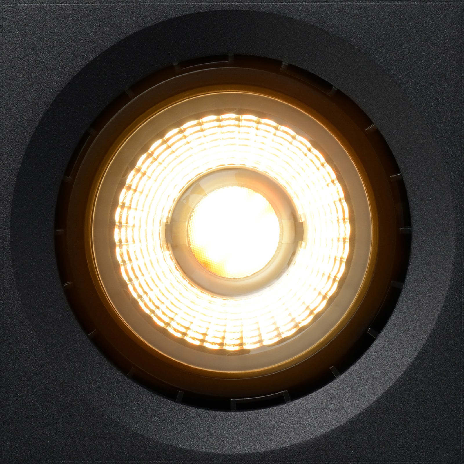Detalj av LED takspot Fedler firkantet dim-to-warm 12W svart