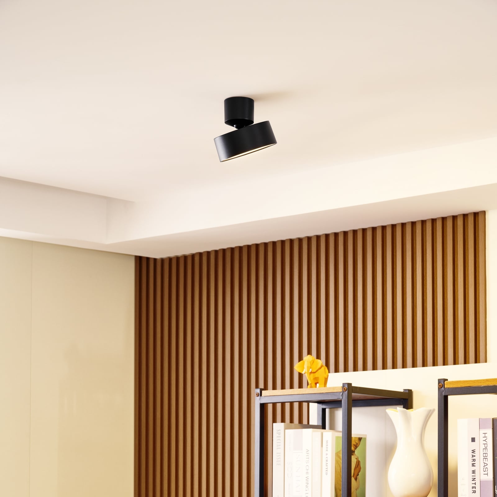 LED takspot Nivoria svingbar svart aluminium detalj av lampehode