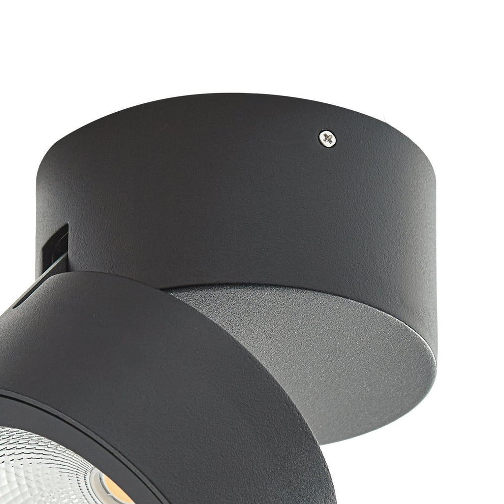 LED takspot Nolivar svart aluminium Ø9 cm IP54 sett fra siden