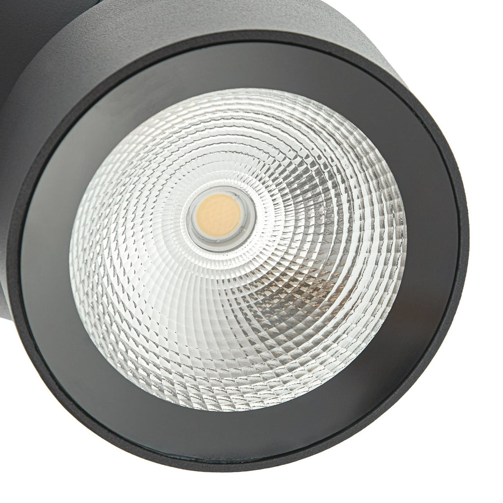 LED takspot Nolivar svart aluminium Ø9 cm IP54 i moderne interiør