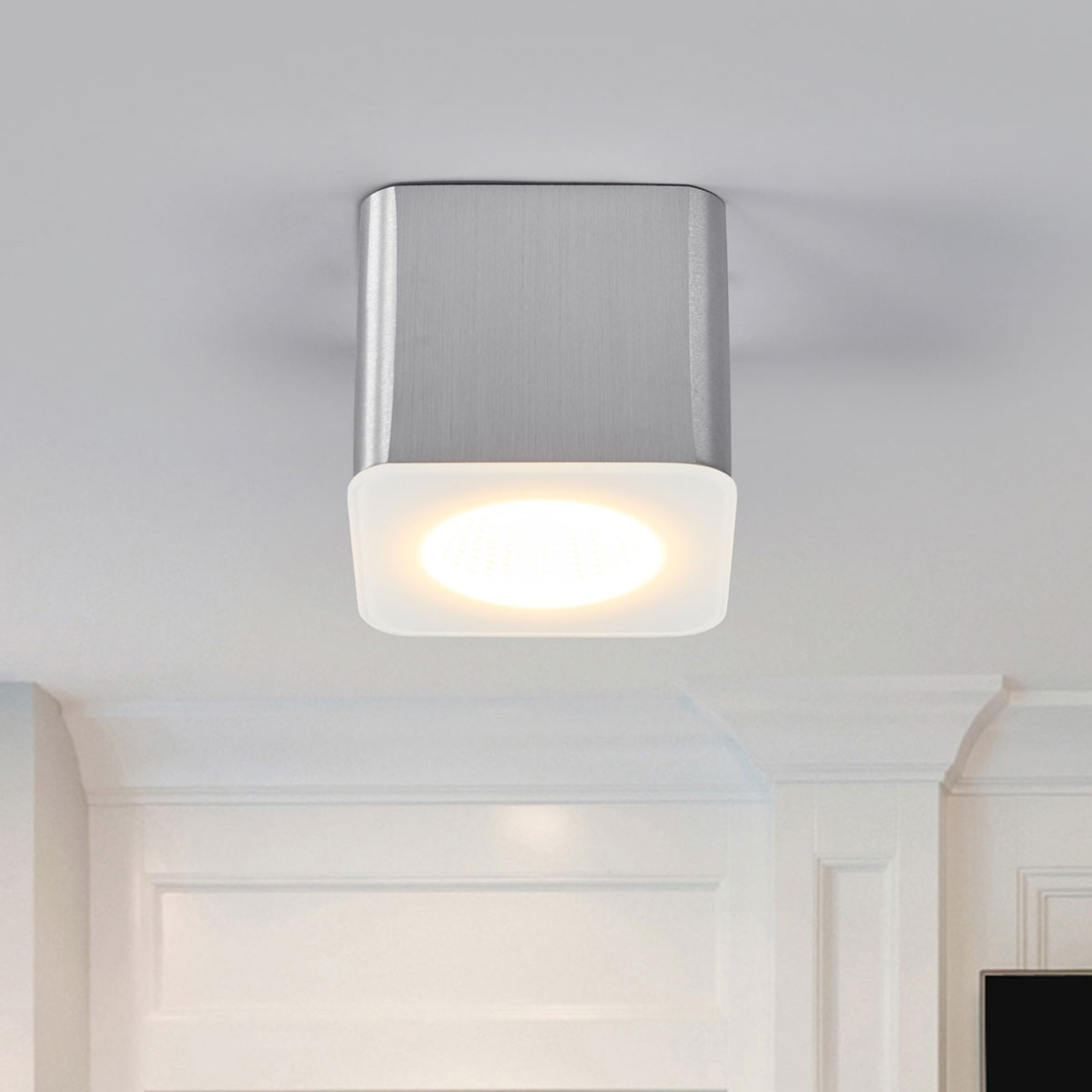 LED takspot Oso firkantet dimbar matt aluminium IP44 detalj