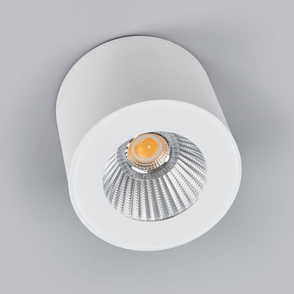 Montert LED takspot Oso rund hvit matt dimbar IP44 8W varmhvit i tak
