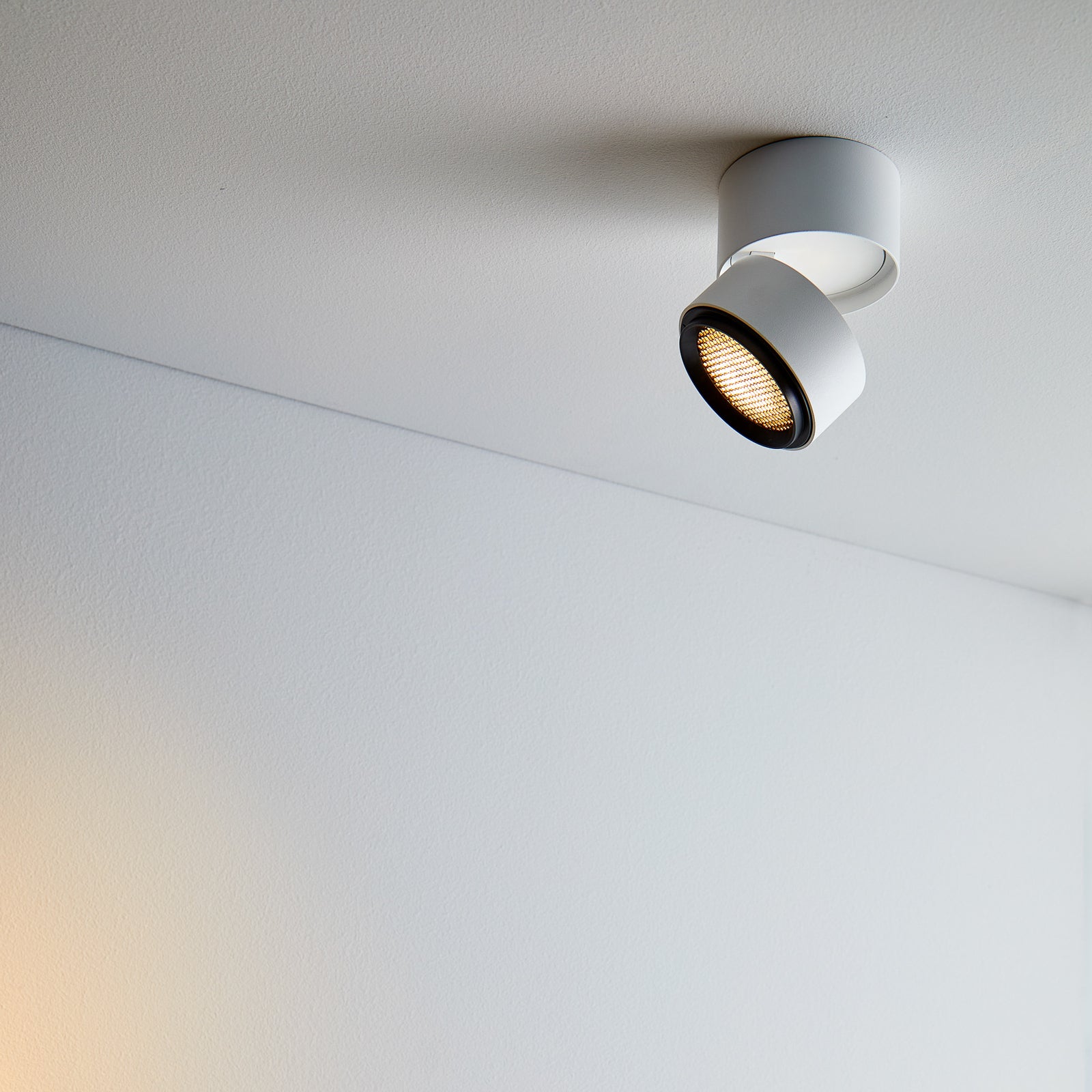 LED takspot Ray dimbar aluminium warmhvitt lys