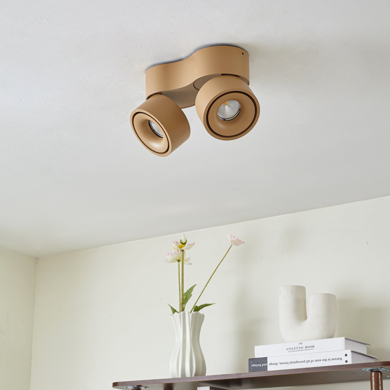 Detalj av LED takspot Rotari 2-lys brun aluminium dimbar 8,9W