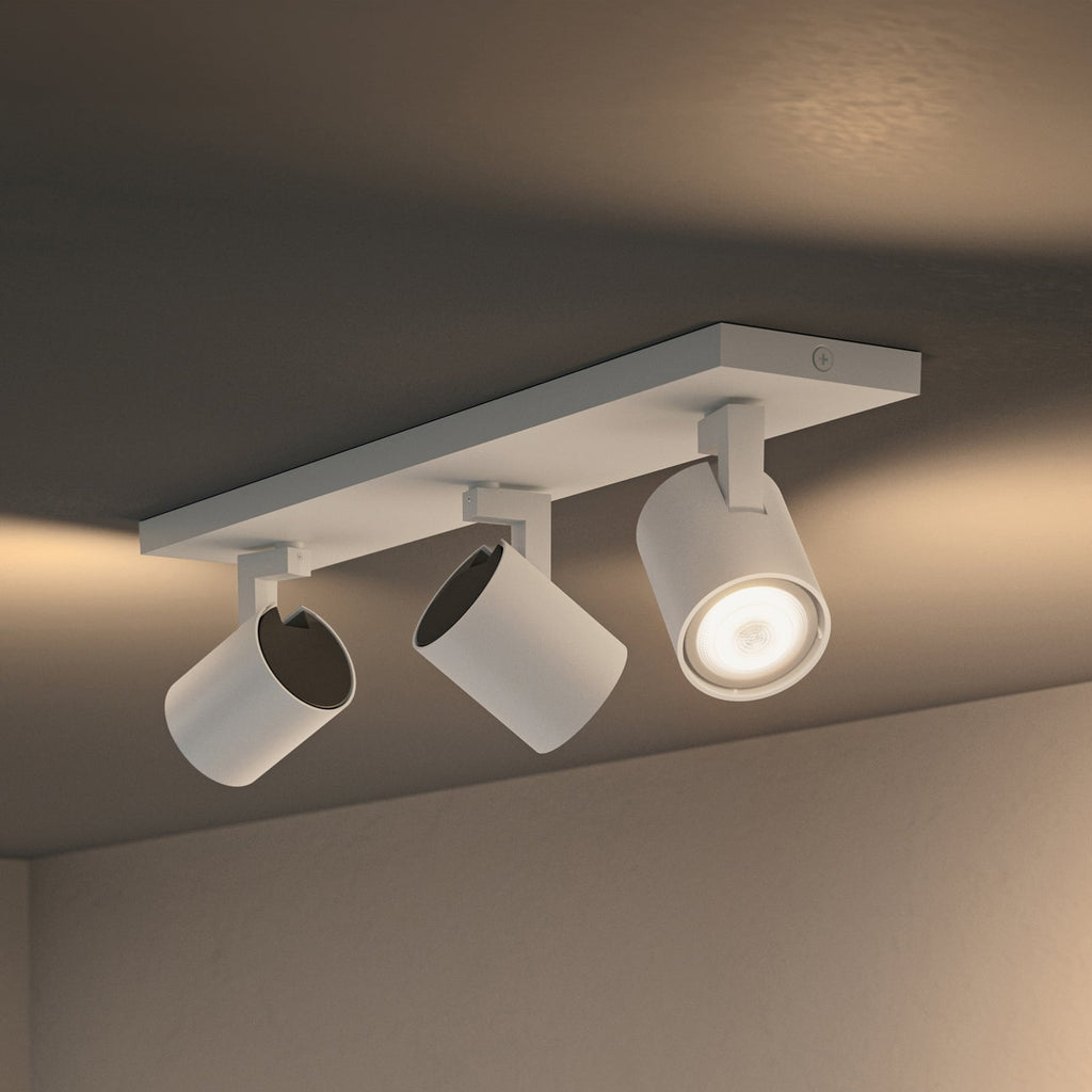 LED takspot Runner 3-lys GU10 dimbar hvit med fjernkontroll Philips Hue forfra