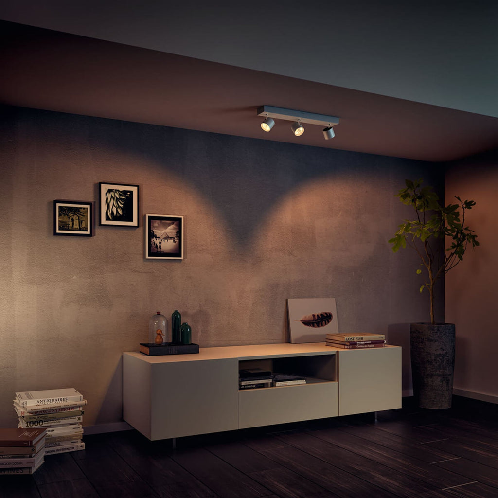 LED takspot Star 3-lys hvit dimbar WarmGlow 2700K detalj av LED-lys