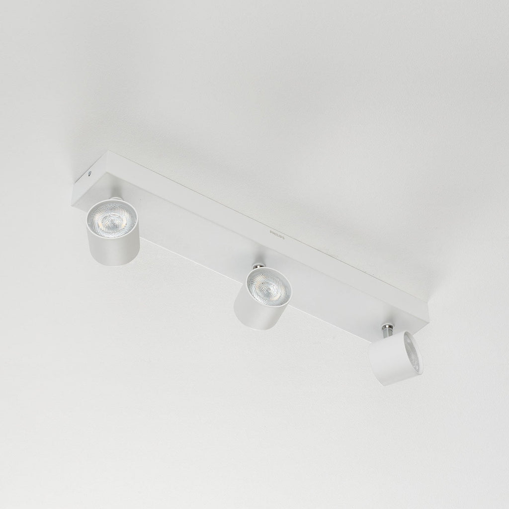 LED takspot Star 3-lys hvit dimbar WarmGlow 2700K nærbilde av metallmateriale
