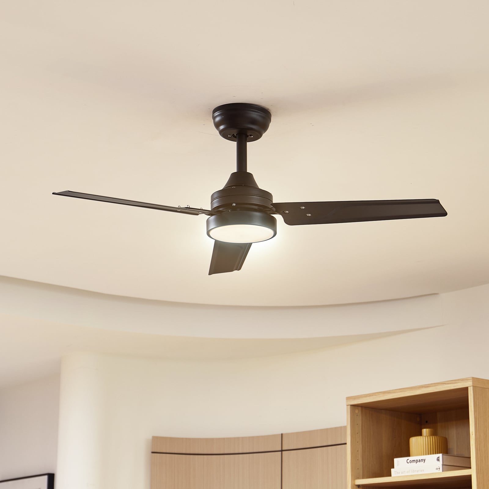 LED takvifte Aerallo CCT svart Ø105 cm 18W forfra