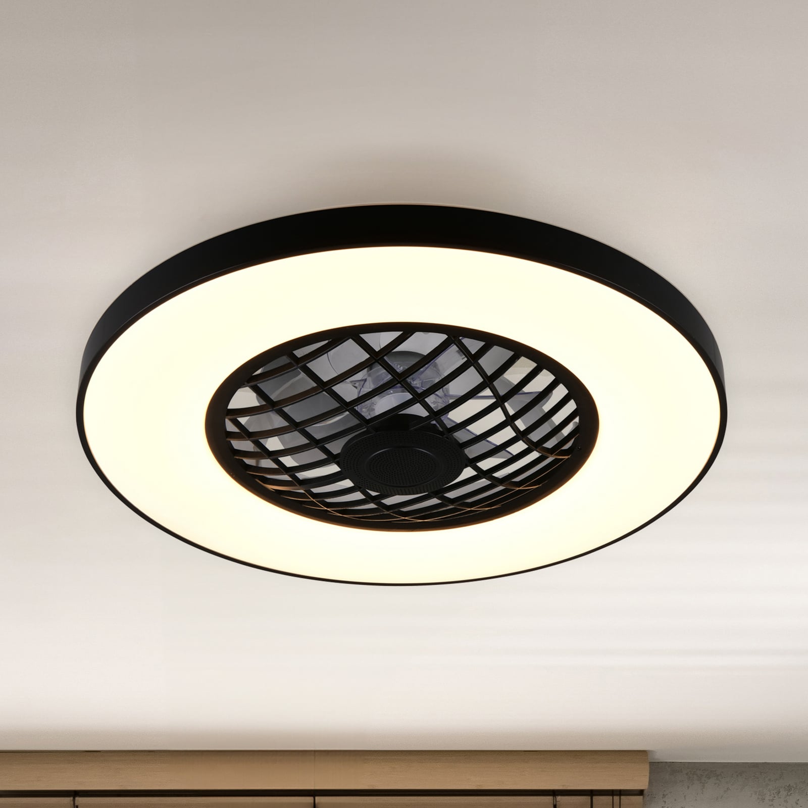 LED takvifte Linköping CCT RGB Bluetooth-høyttaler forfra