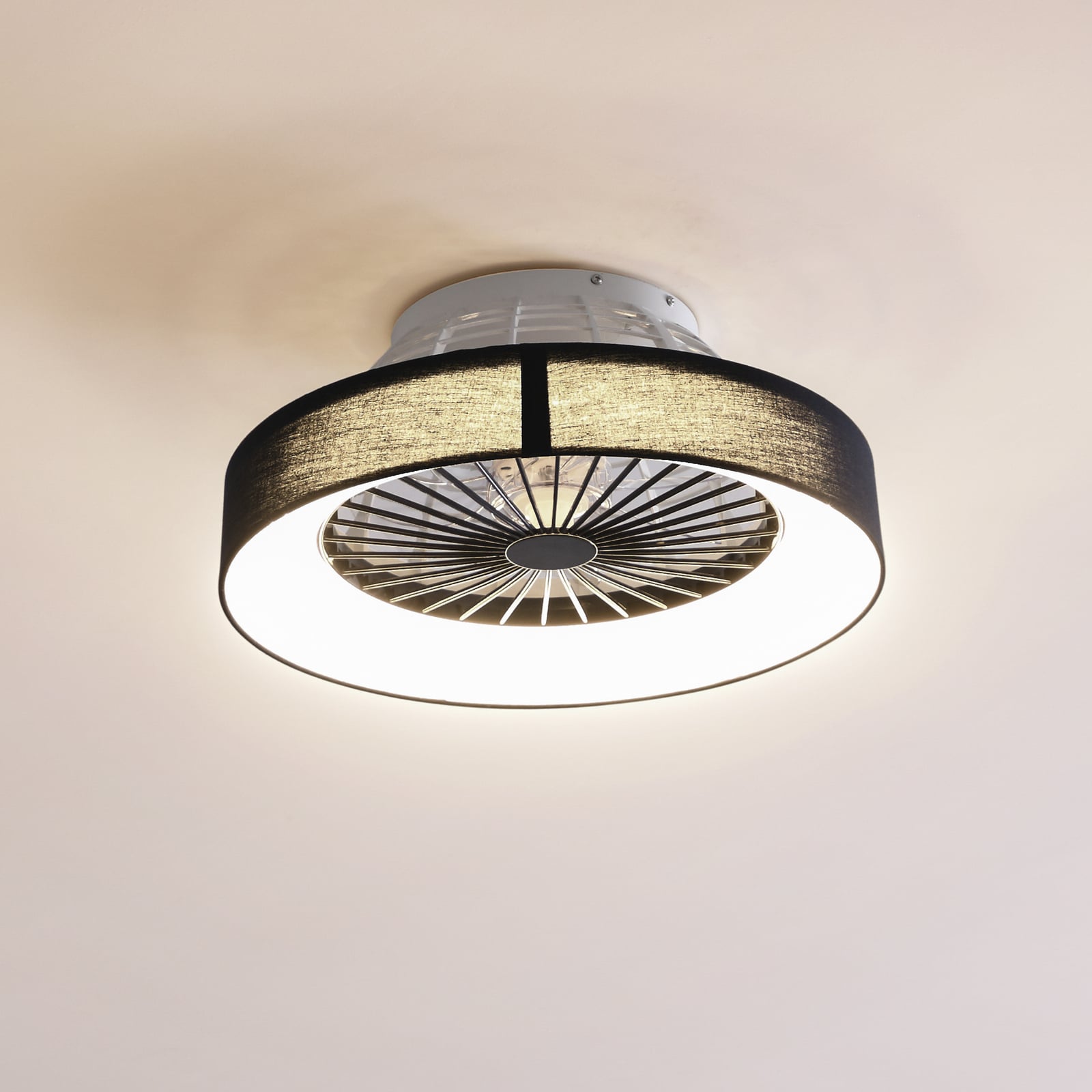 LED takvifte Mace dimbar svart Ø47 cm CCT fjernkontroll forfra