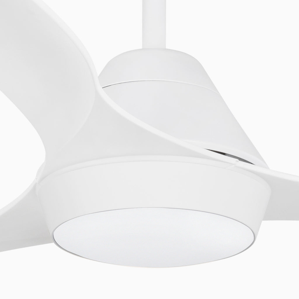 Nærbilde av vinge på LED takvifte Polaris L 3 vinger Ø132 cm hvit med fjernkontroll