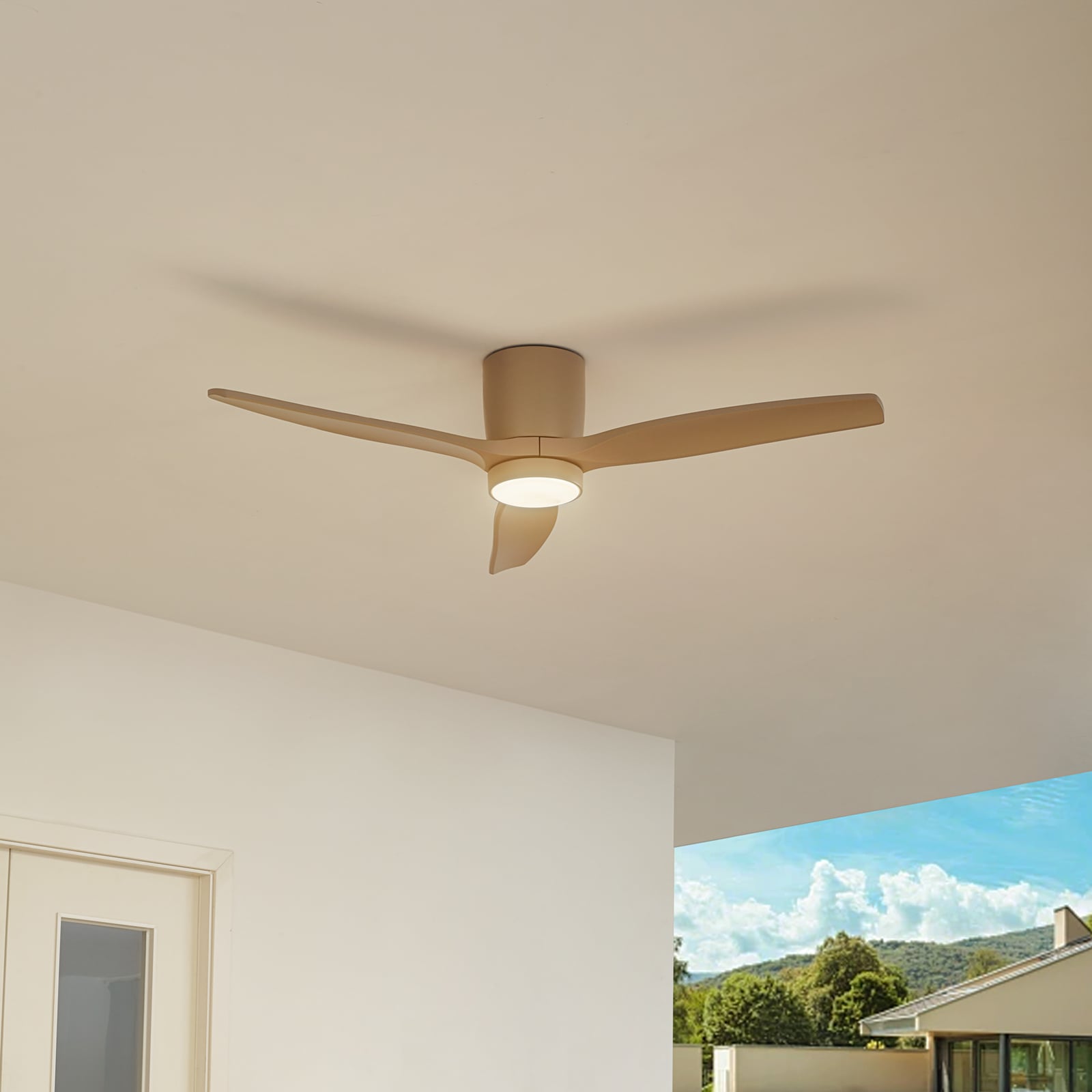 LED takvifte Sorin beige bakside med monteringsdetaljer